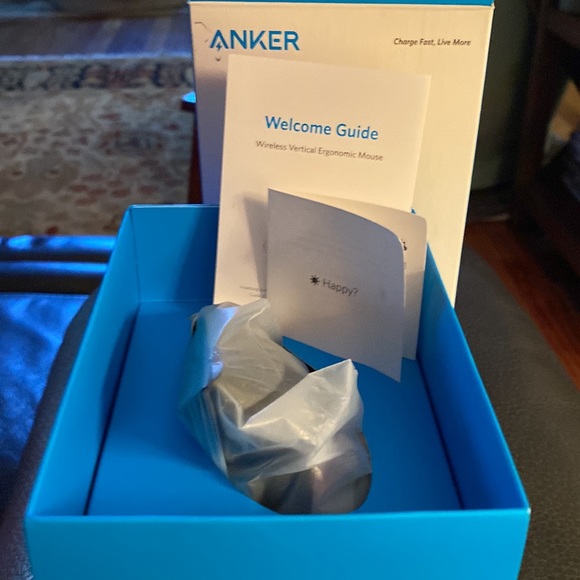 Anker Wireless Vertical Ergonomic Mouse - Picture 10 of 12